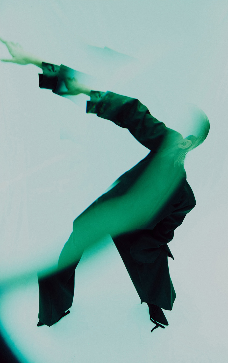 EMIL ÉLISE – STAY UNLIKE ANYONE
